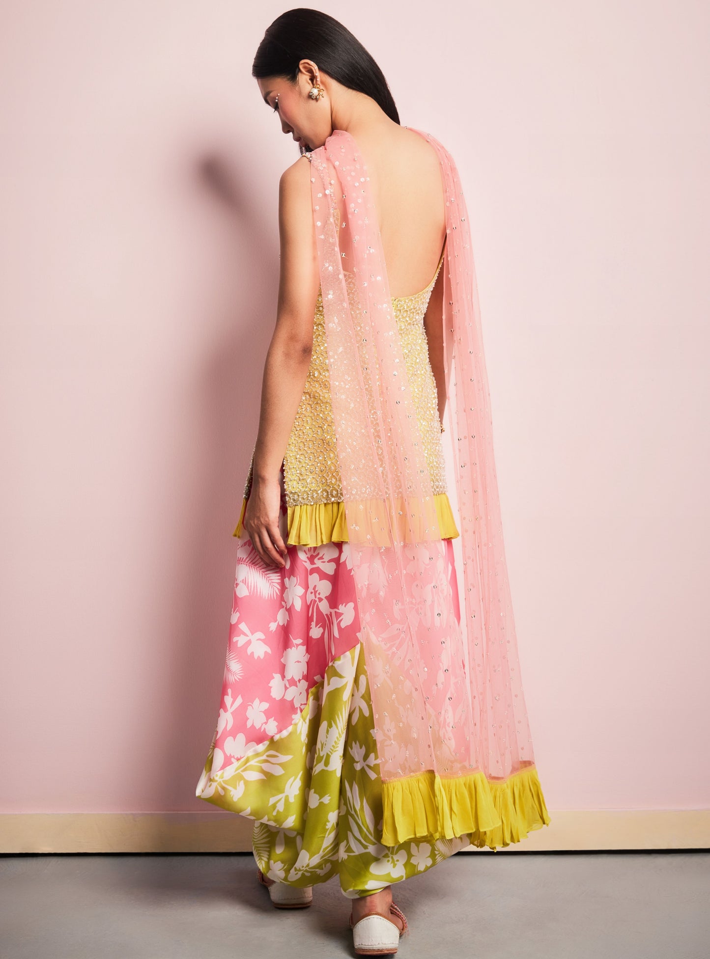 The Aquin Salwar Set in pink